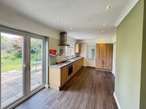 BELLFIELD AVENUE- click for photo gallery